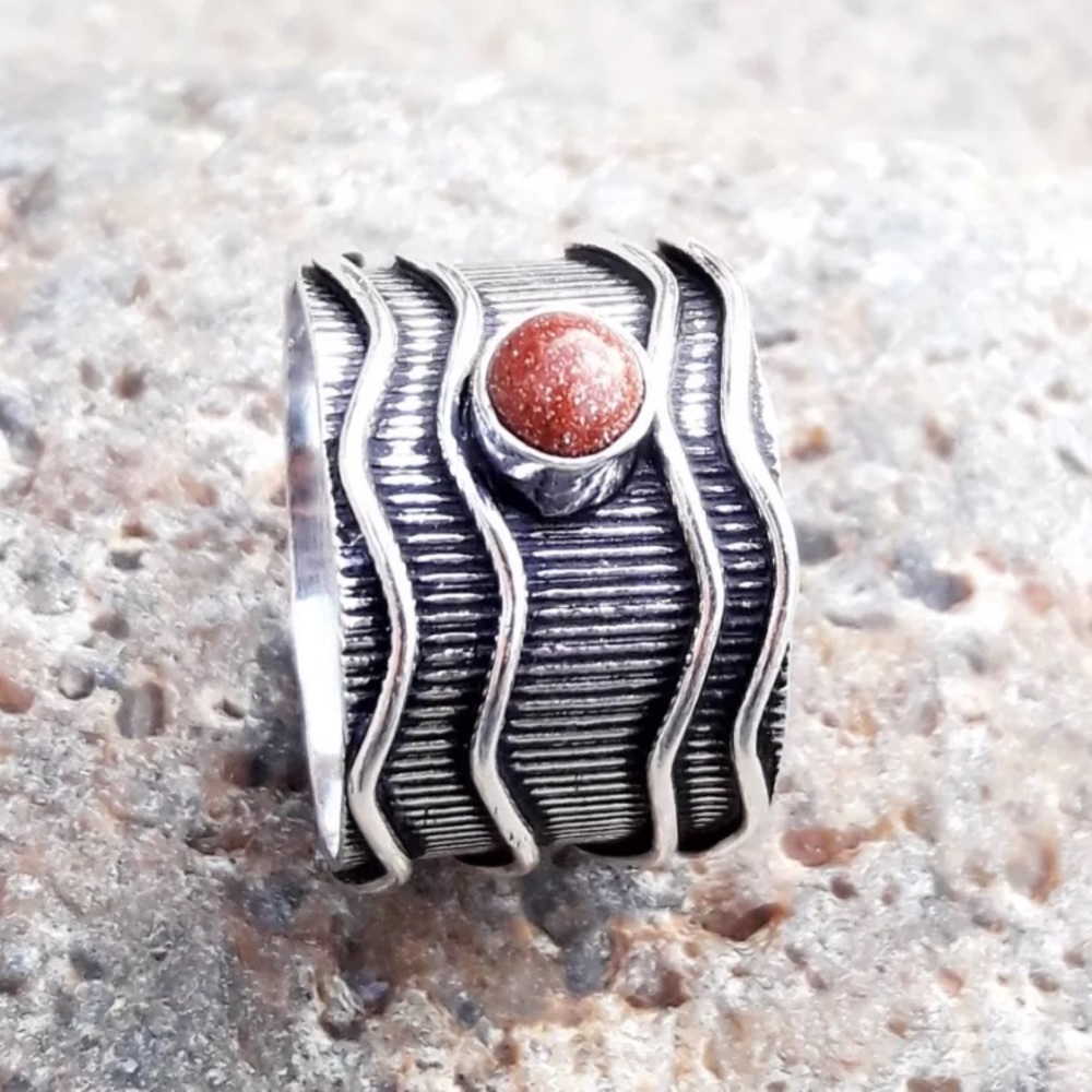 Stunning sunstone sterling silver ring